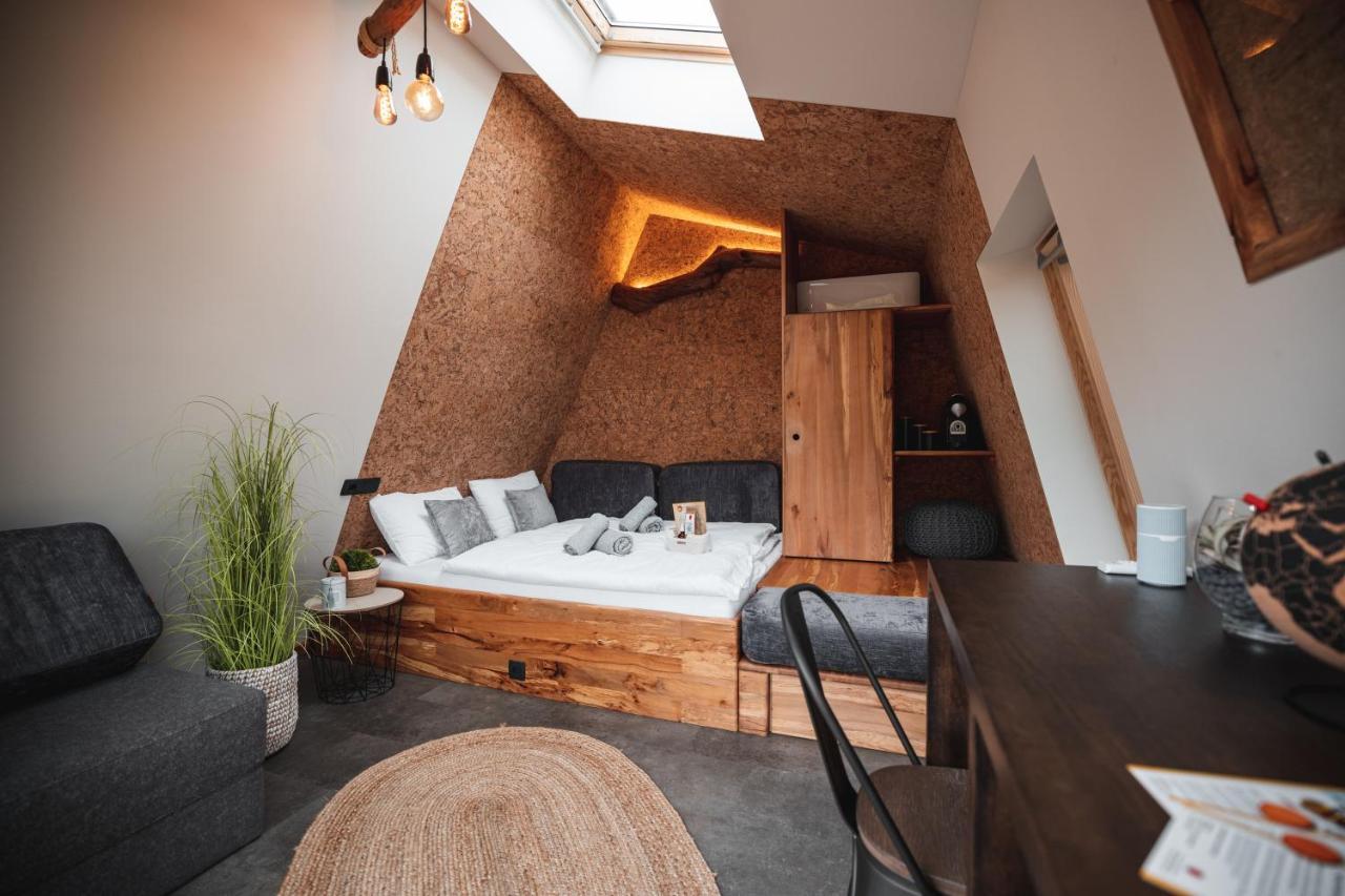 Nesting Resort - Homestead Soncni Raj Maribor Buitenkant foto
